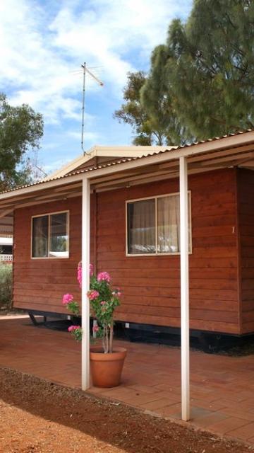 Cabin at Ayers Rock camp site